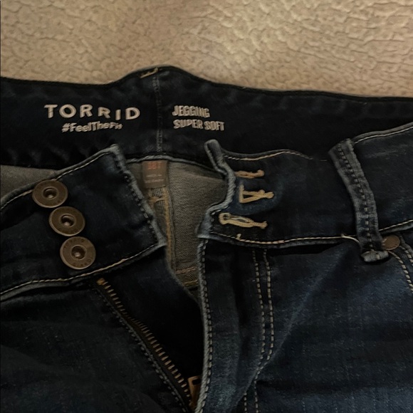 2 for 1 sale!!!!Torrid Women's jeggings Jeans - Dark Blue plus size 18. - Picture 3 of 6